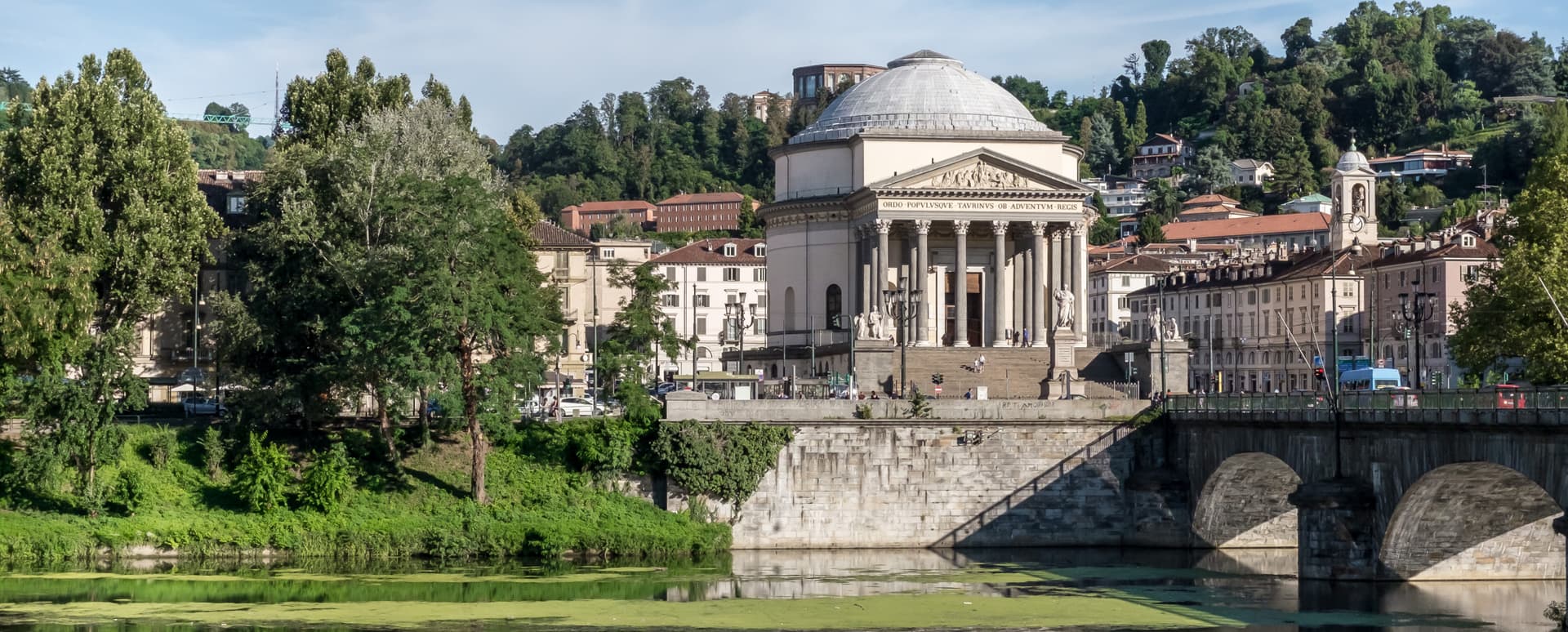Comprare Casa a Borgo Po: Guida al Quartiere Esclusivo di Torino